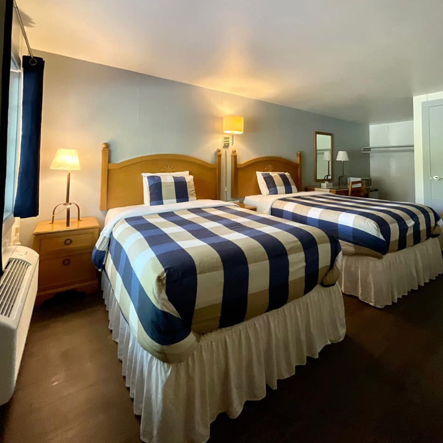 Double Full beds room